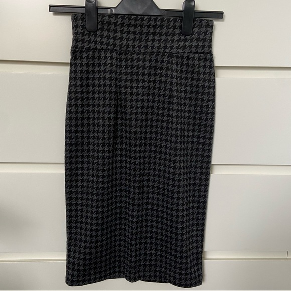Le Chateau houndstooth pencil skirt - Picture 2 of 7